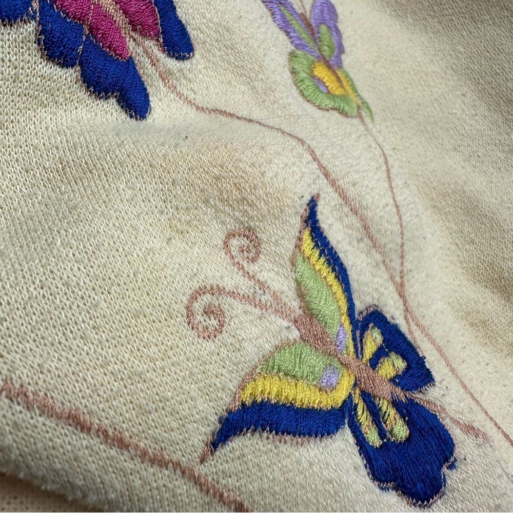 Vintage Sweatshirt with Butterfly Embroidery Women’s Size‎ Medium Yellow - Picture 10 of 11